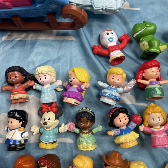 Lot Of 102 Fisher Price Little People Figures Toys Disney + Cars - Picture 7 of 9